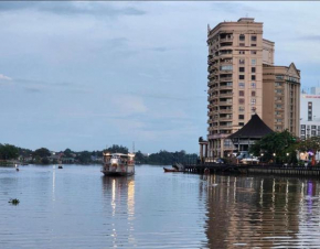 Riverview Home @Waterfront KCH